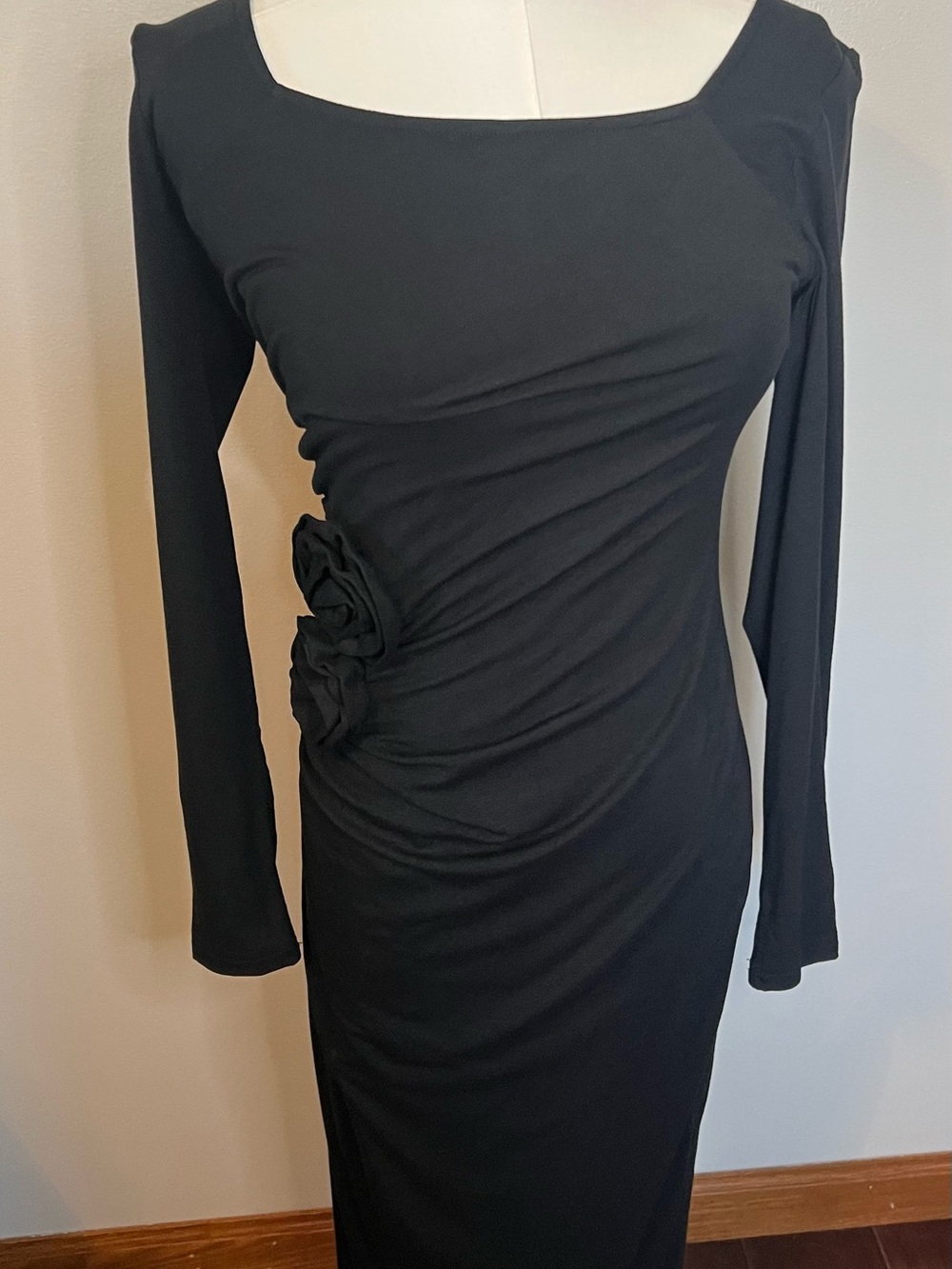 ZESICA Black Ruched Maxi Dress Women’s Small Long Sleeve Floral Rosette Evening
